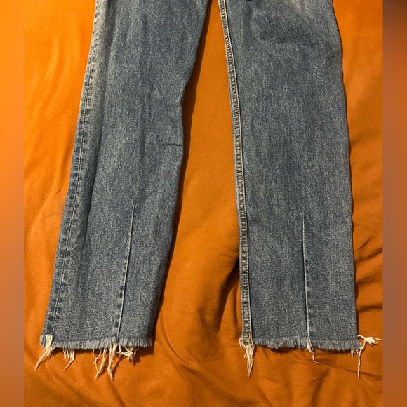 💥4/$20 H&M womens/juniors. Size 8 jeans. Worn twice. Great condition. - Picture 6 of 6